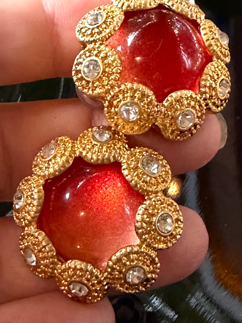 Gold-Tone Vibrant Tangerine Glass Cabochon Crystal CLIP-ON Earrings Vintage ! - Picture 8 of 8